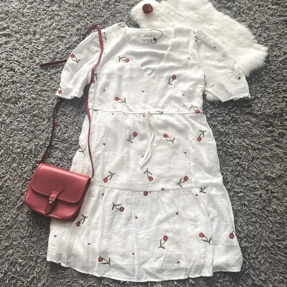 NWT SugarLips Emagine Embroidered Floral Mini Driss - Picture 2 of 9